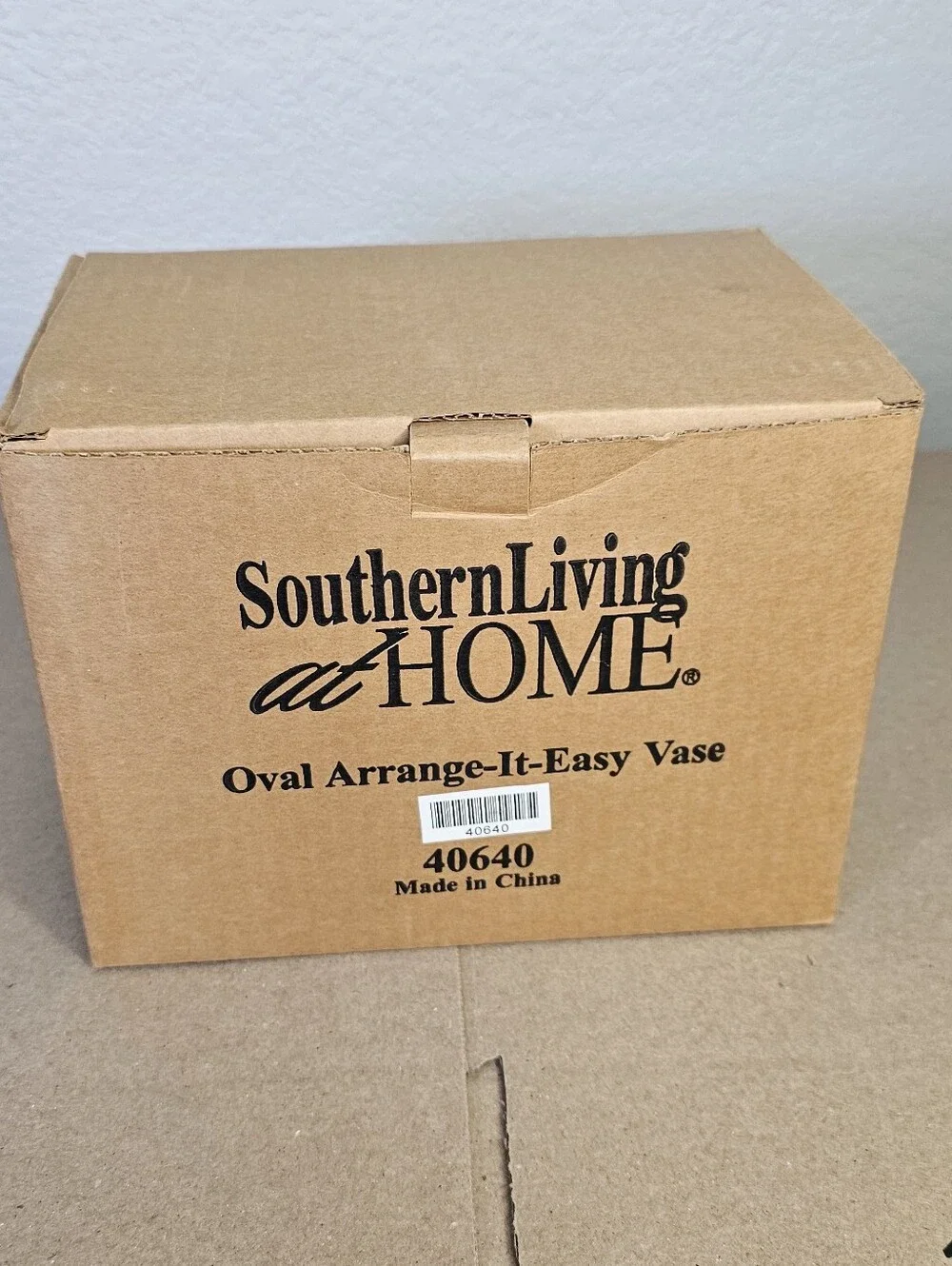 Southern Living at Home Butter Yellow Arrange It Easy Vase Flower Frog NIB